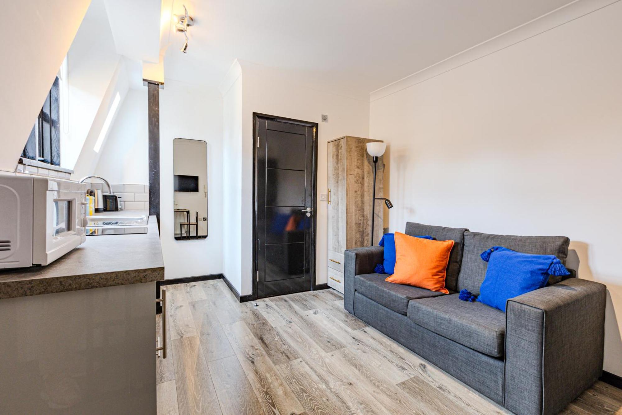 Langdon - Bouverie Place Apartment *