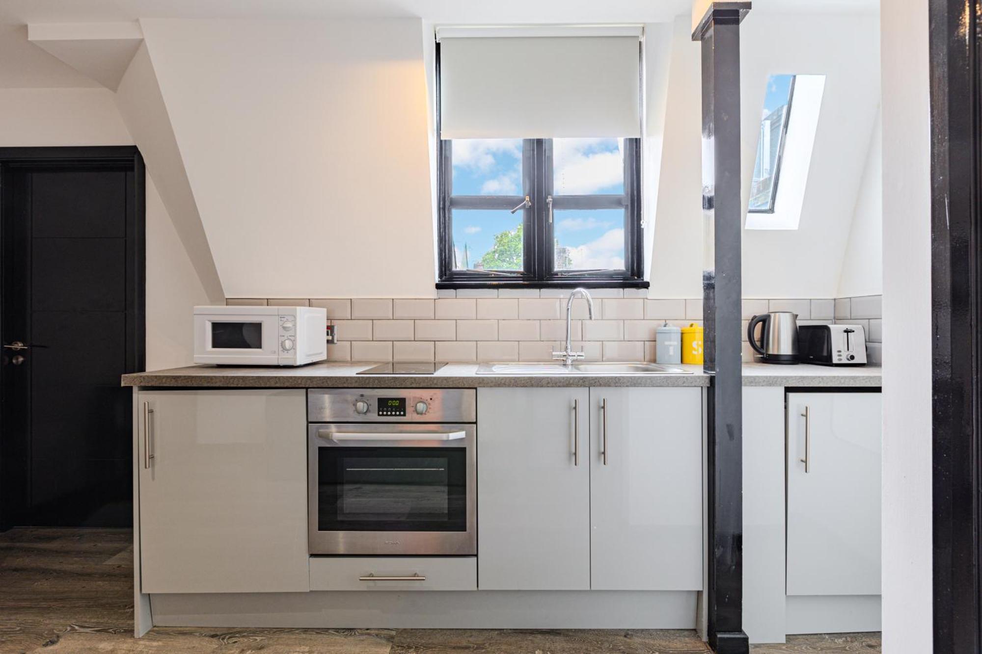 Langdon - Bouverie Place * London