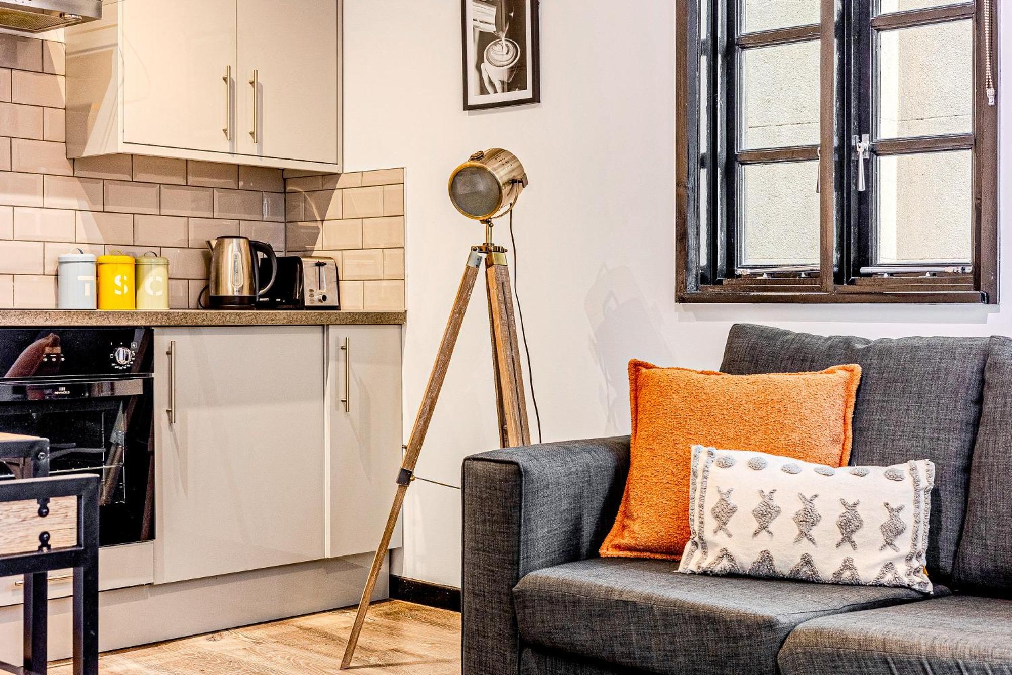Langdon - Bouverie Place Apartment *
